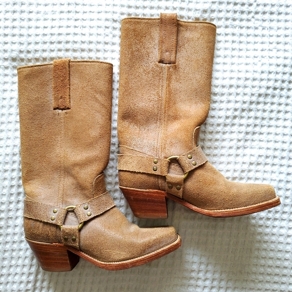 short heel cowboy boots